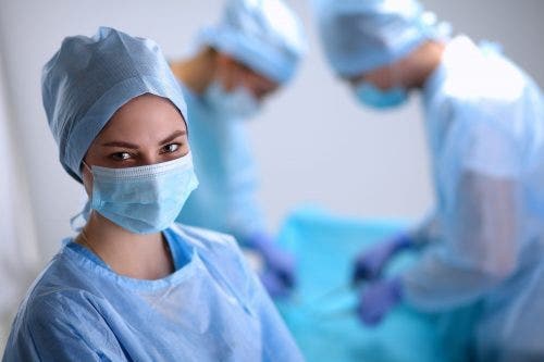 medical profesionales in surgery